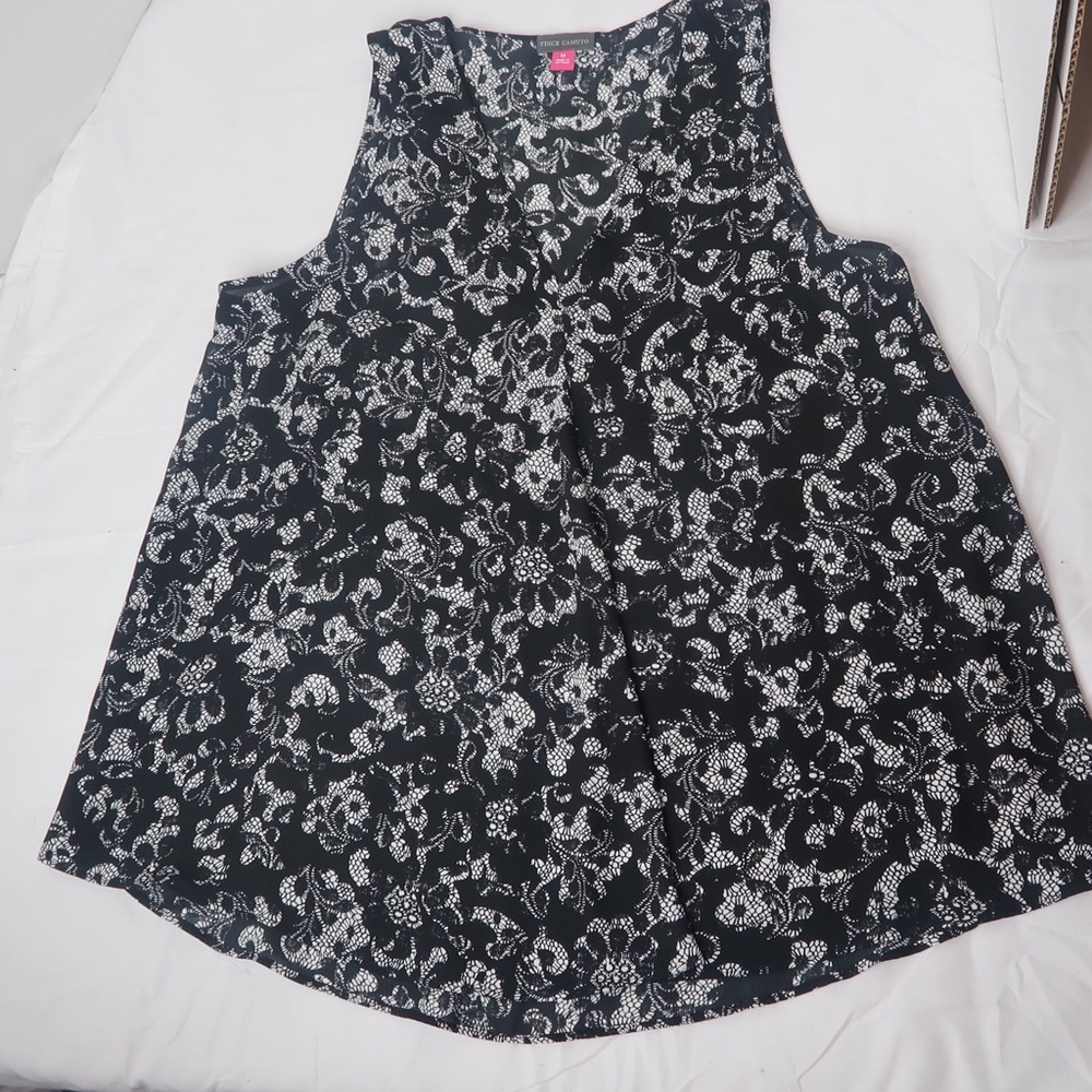Vince Camuto Sleeveless Blouse size 10